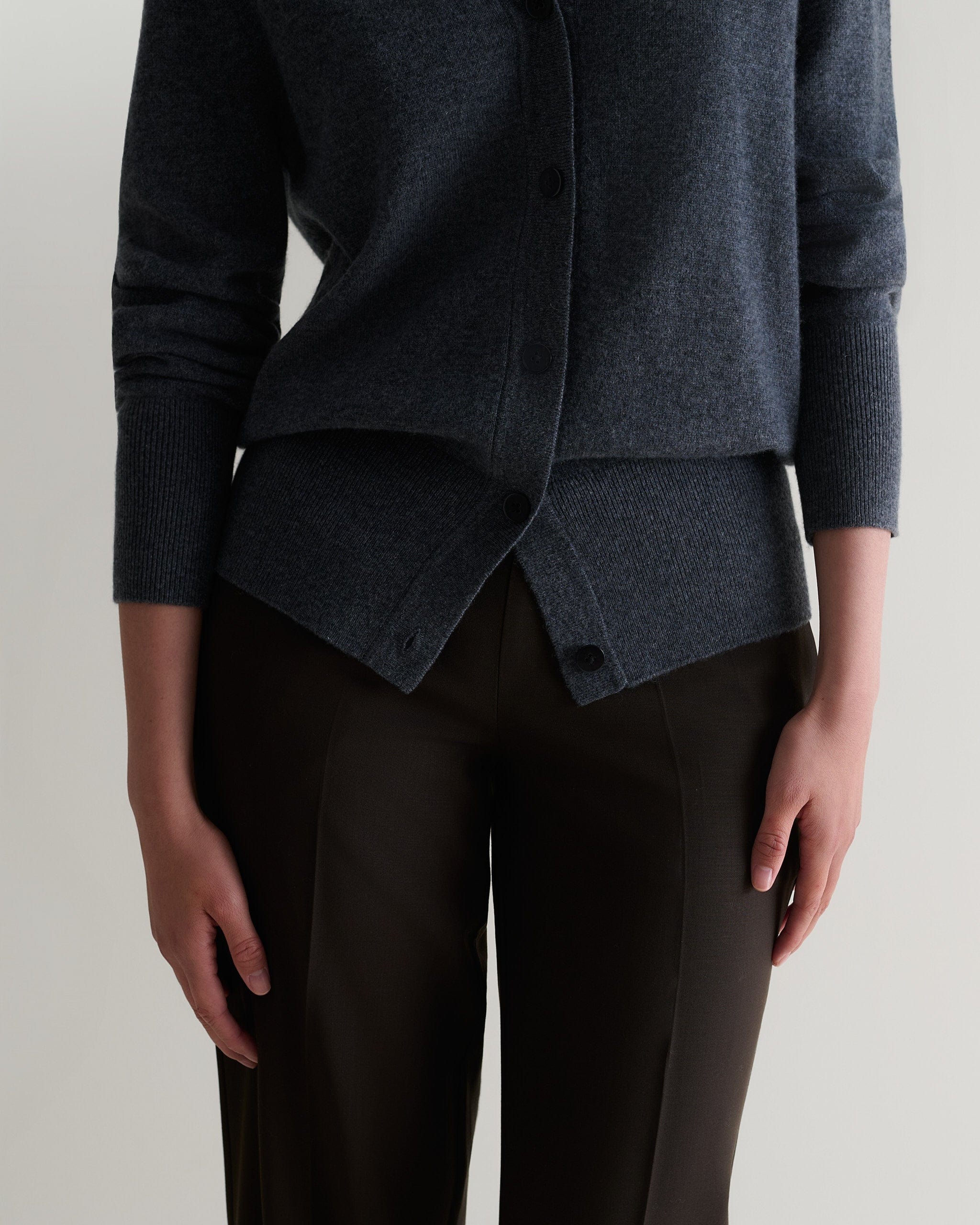 Women's Finest Cashmere Blouson Cardigan - Graphite - Image 5