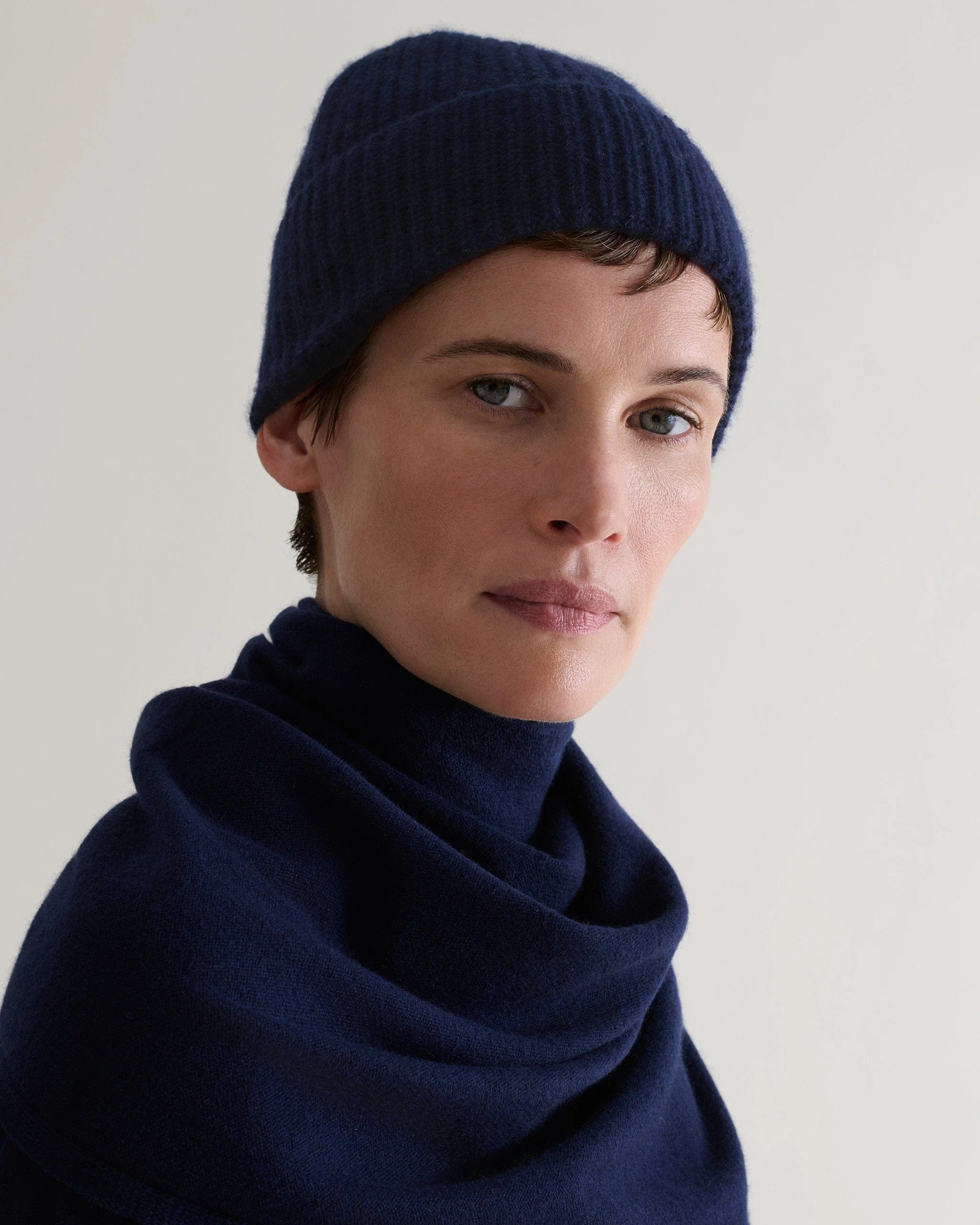 Women's Cashmere Merino Ribbed Knit Beanie - Indigo - Image 3
