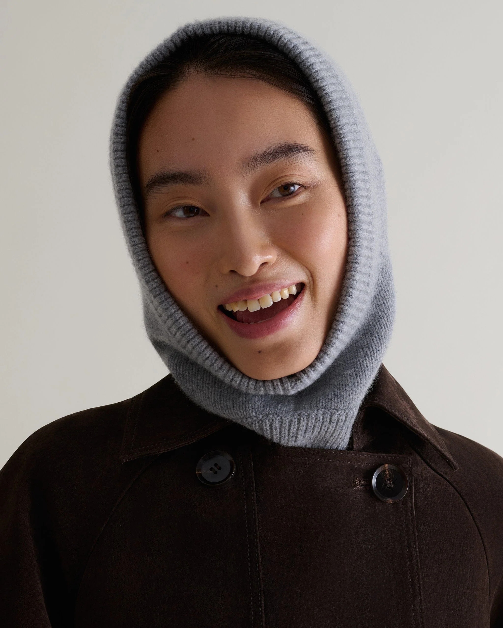 Women's Cashmere Merino Knitted Hood - Medium Grey - Image 3
