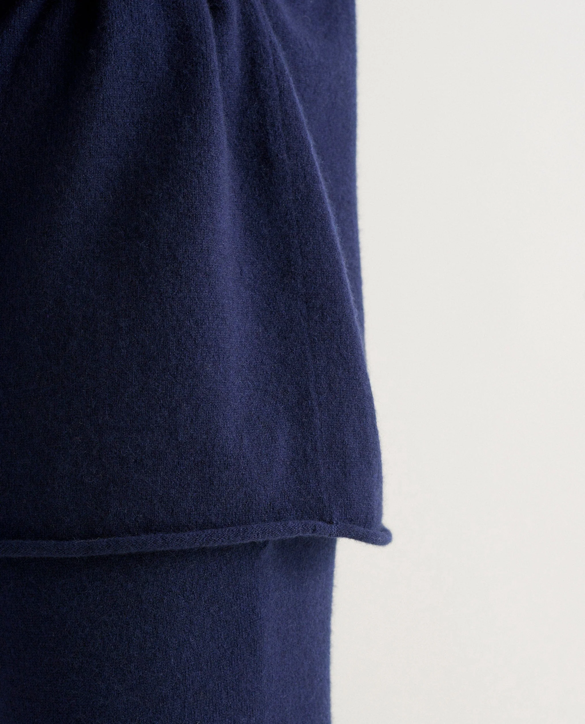 Men's Finest Cashmere Sweatshirt - Image 18