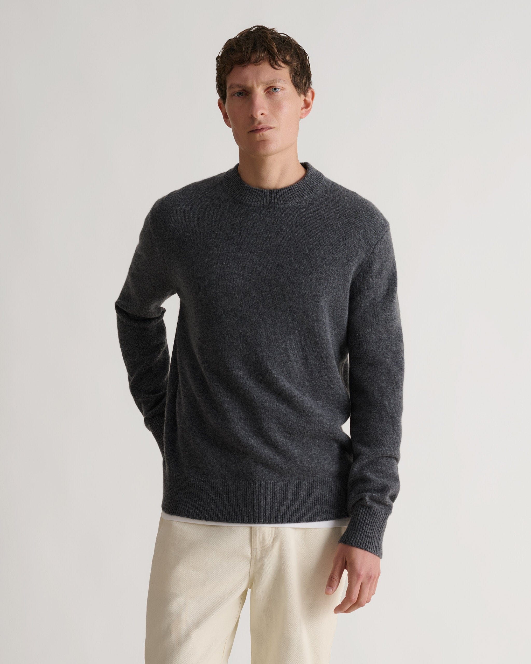 Men's Finest Cashmere Mid-Weight Crew Neck Jumper - Graphite - Image 4