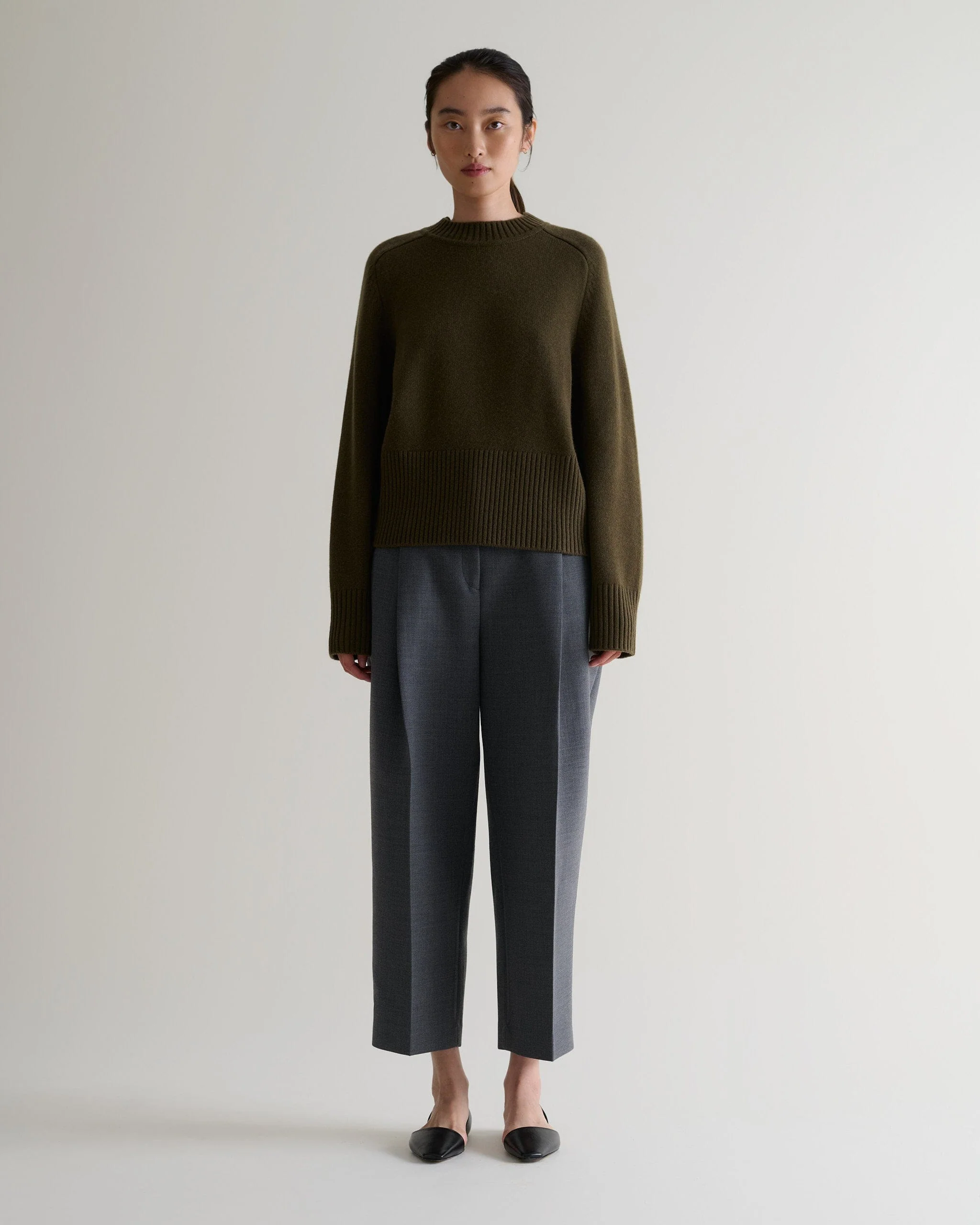 Women's Cashmere Merino Saddle Sleeve Crew Neck Jumper - Military Green - Image 3