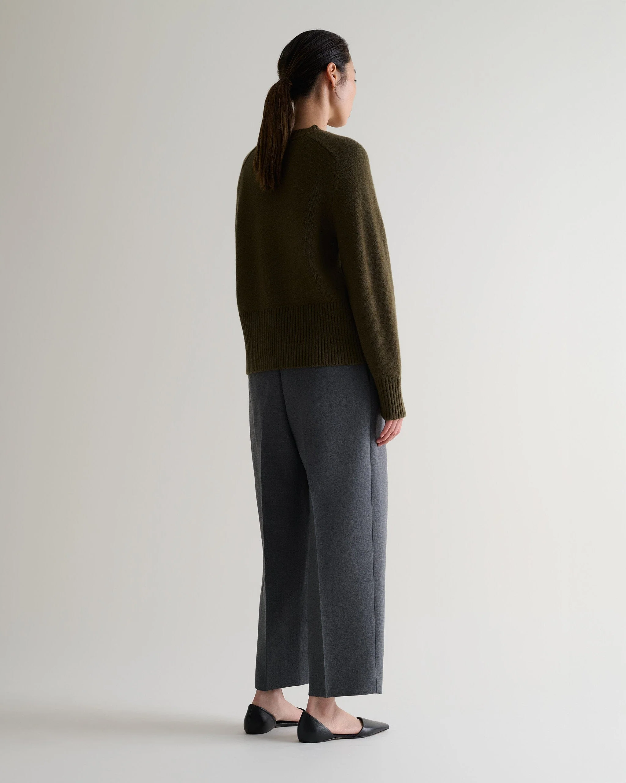 Women's Cashmere Merino Saddle Sleeve Crew Neck Jumper - Military Green - Image 4
