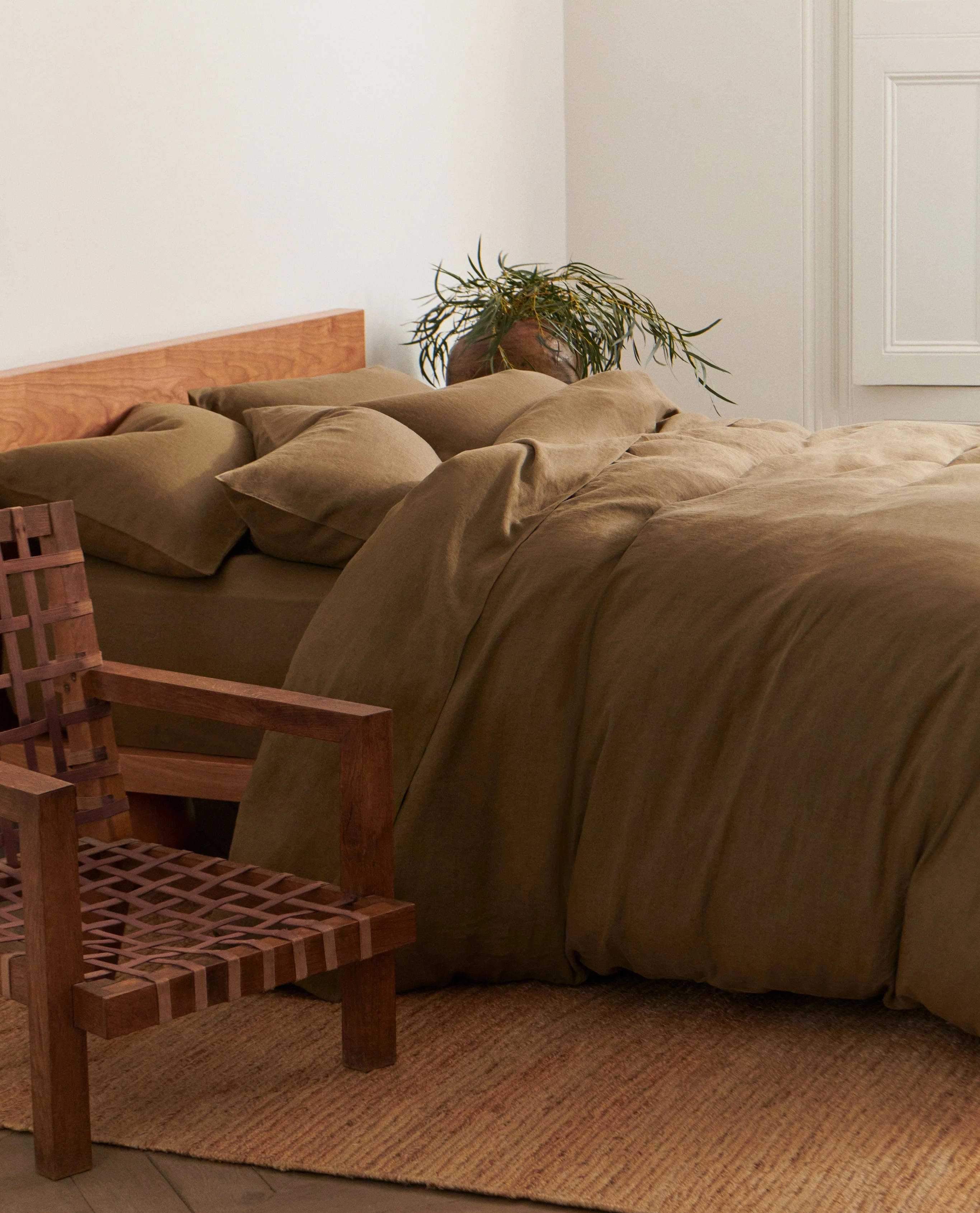 Relaxed & Refined Linen Duvet Set - Olive - Image 5