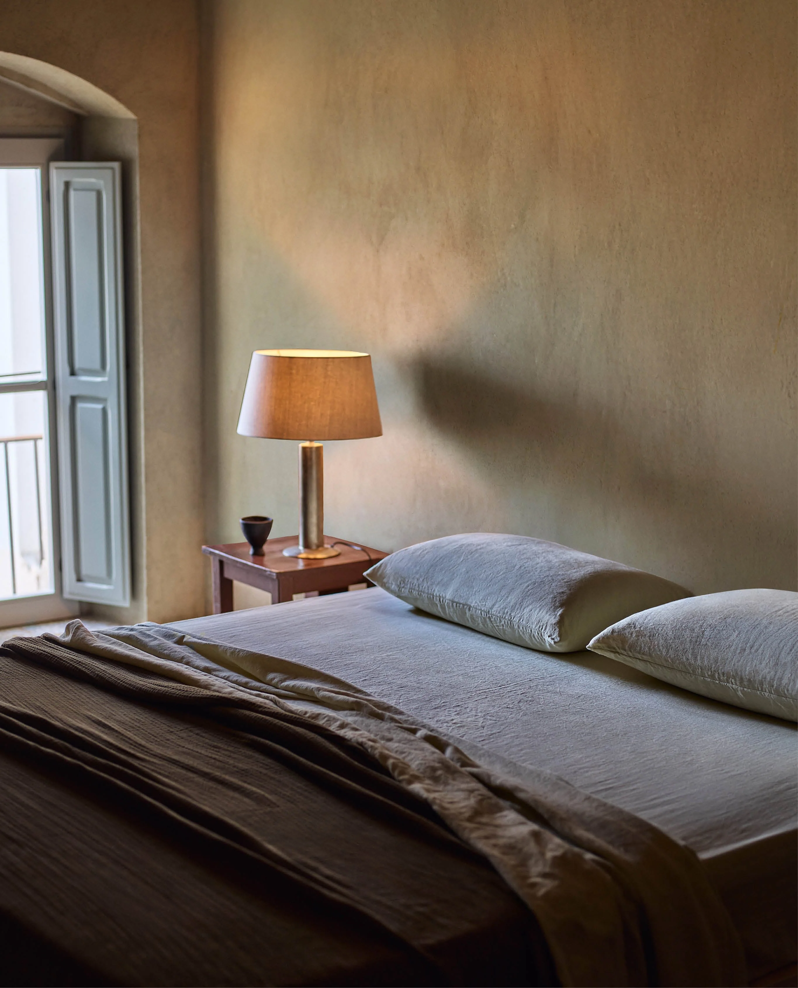 Relaxed & Refined Linen Fitted Sheet - Bruised Peach - Image 8
