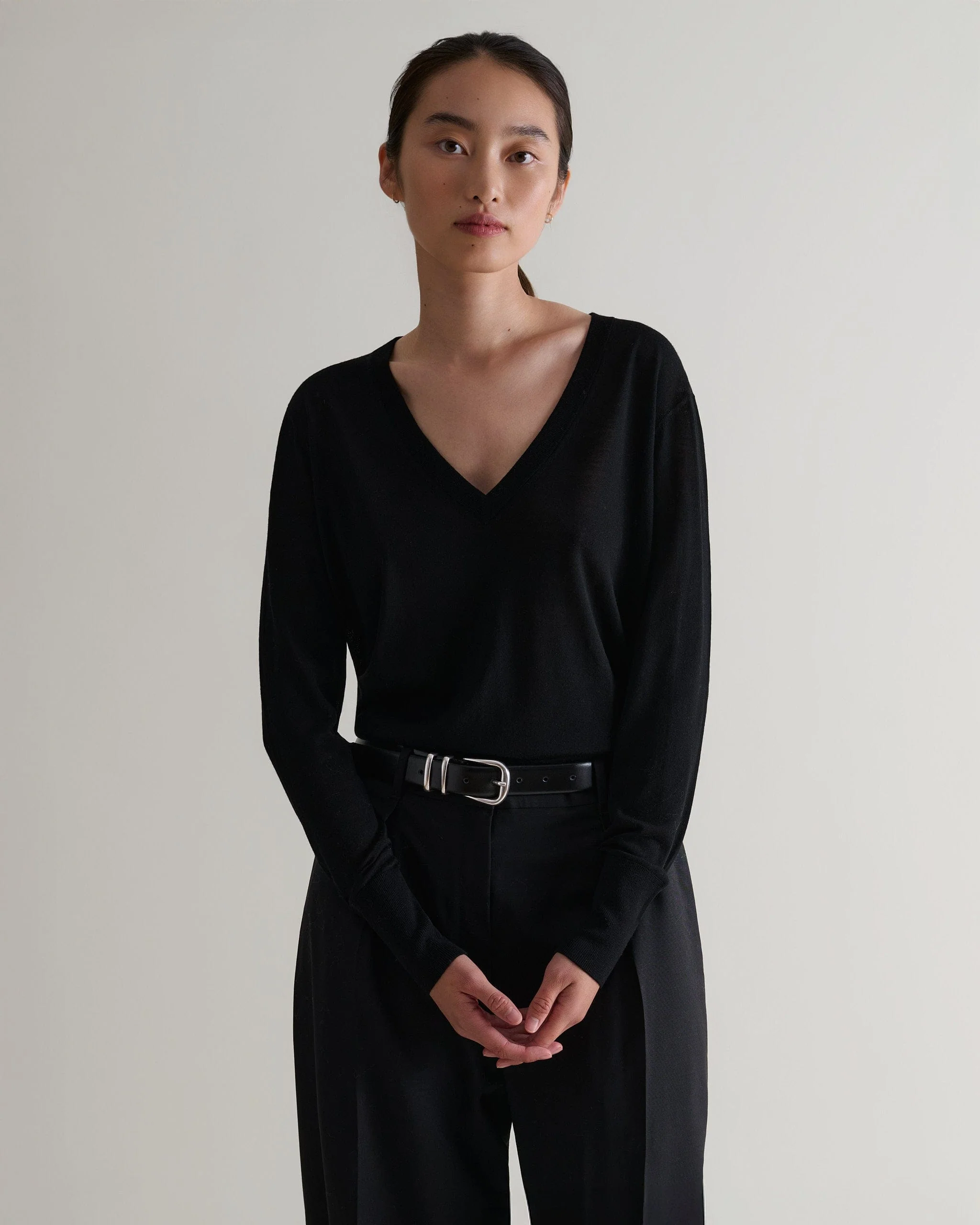 Women's Superfine Merino V Neck Jumper - Image 4