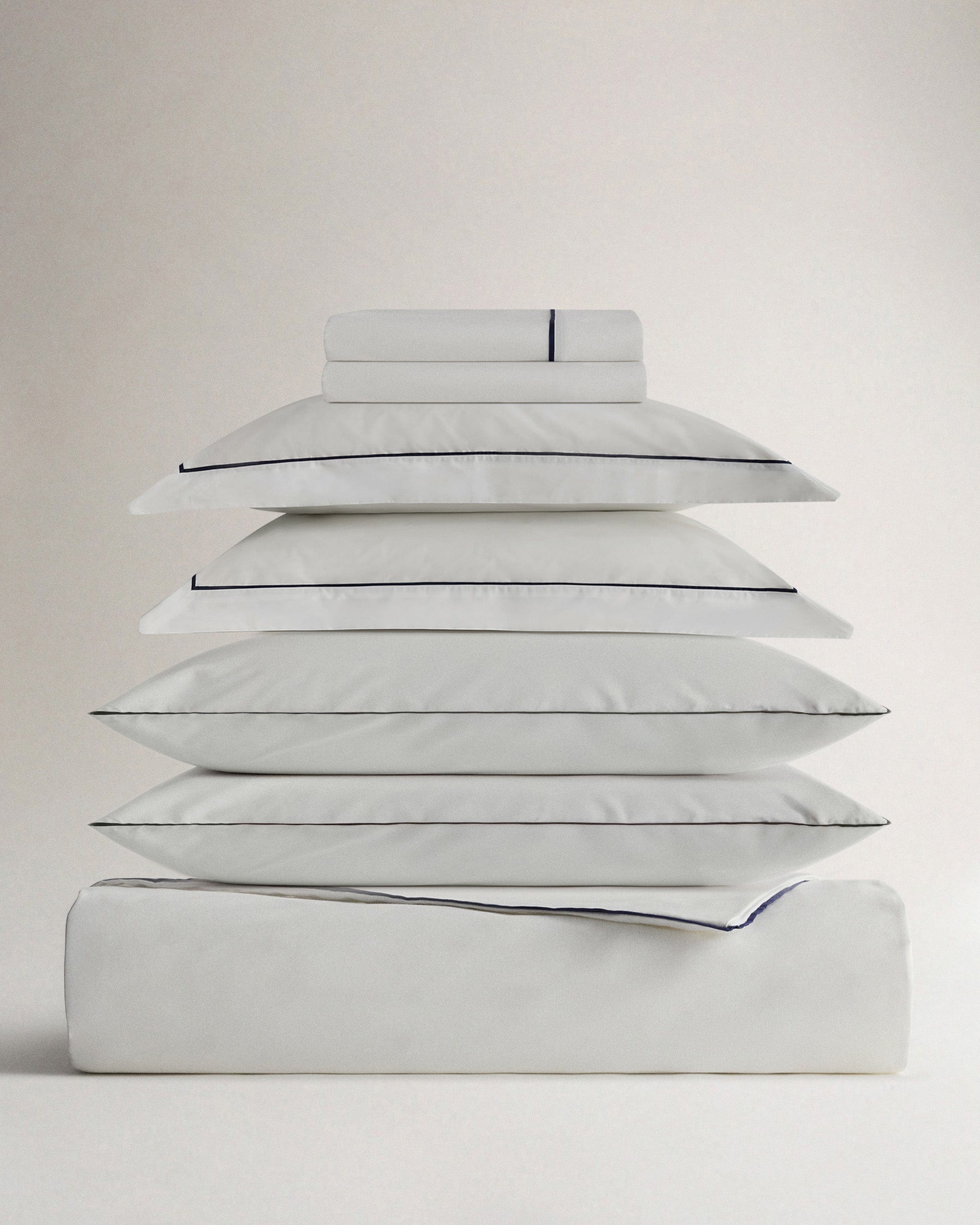 The Crisp & Cool Organic Deluxe Bundle - White Navy Piping - Cali King