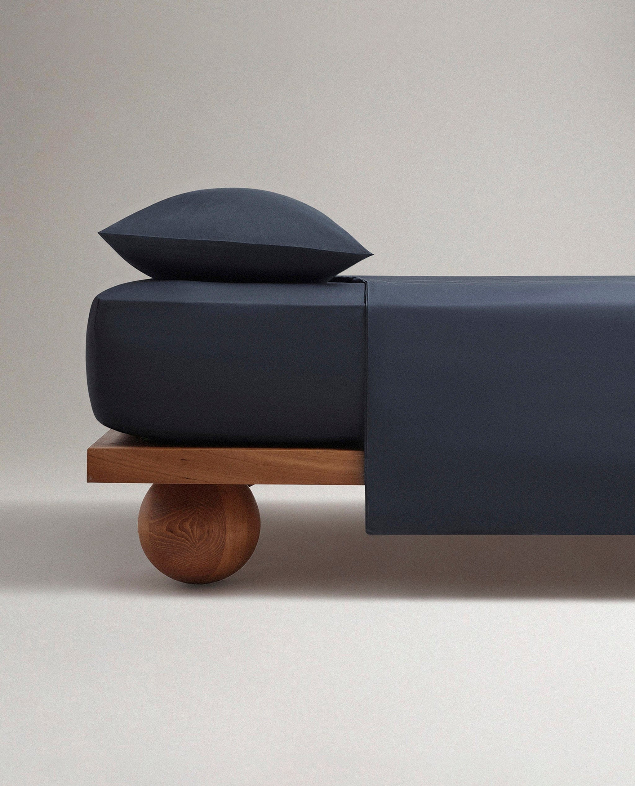 Crisp & Cool Organic Cotton Fitted Sheet - Mood Indigo - Image 3