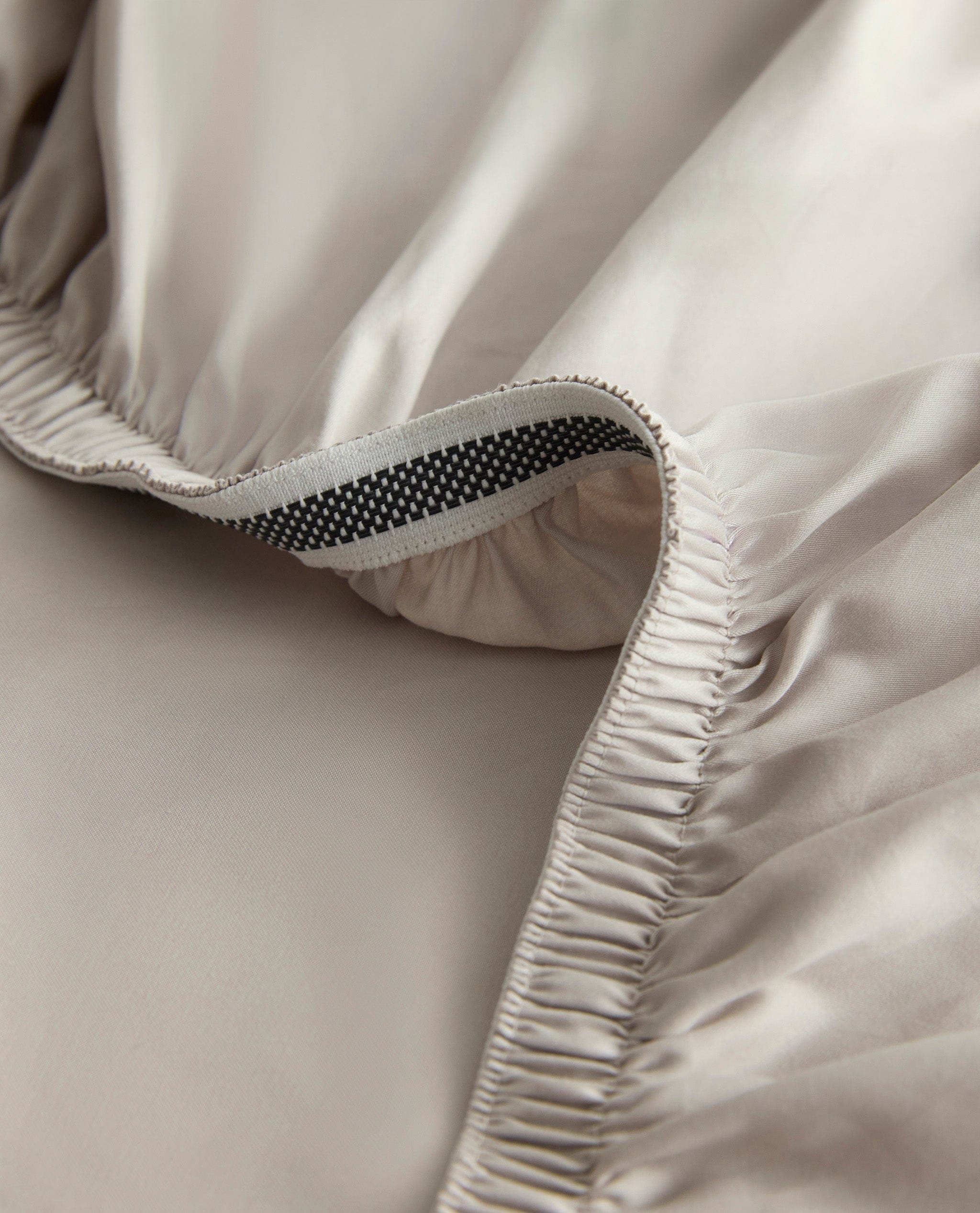 The Crisp & Cool Organic Sheet Set - Pebble - Image 3