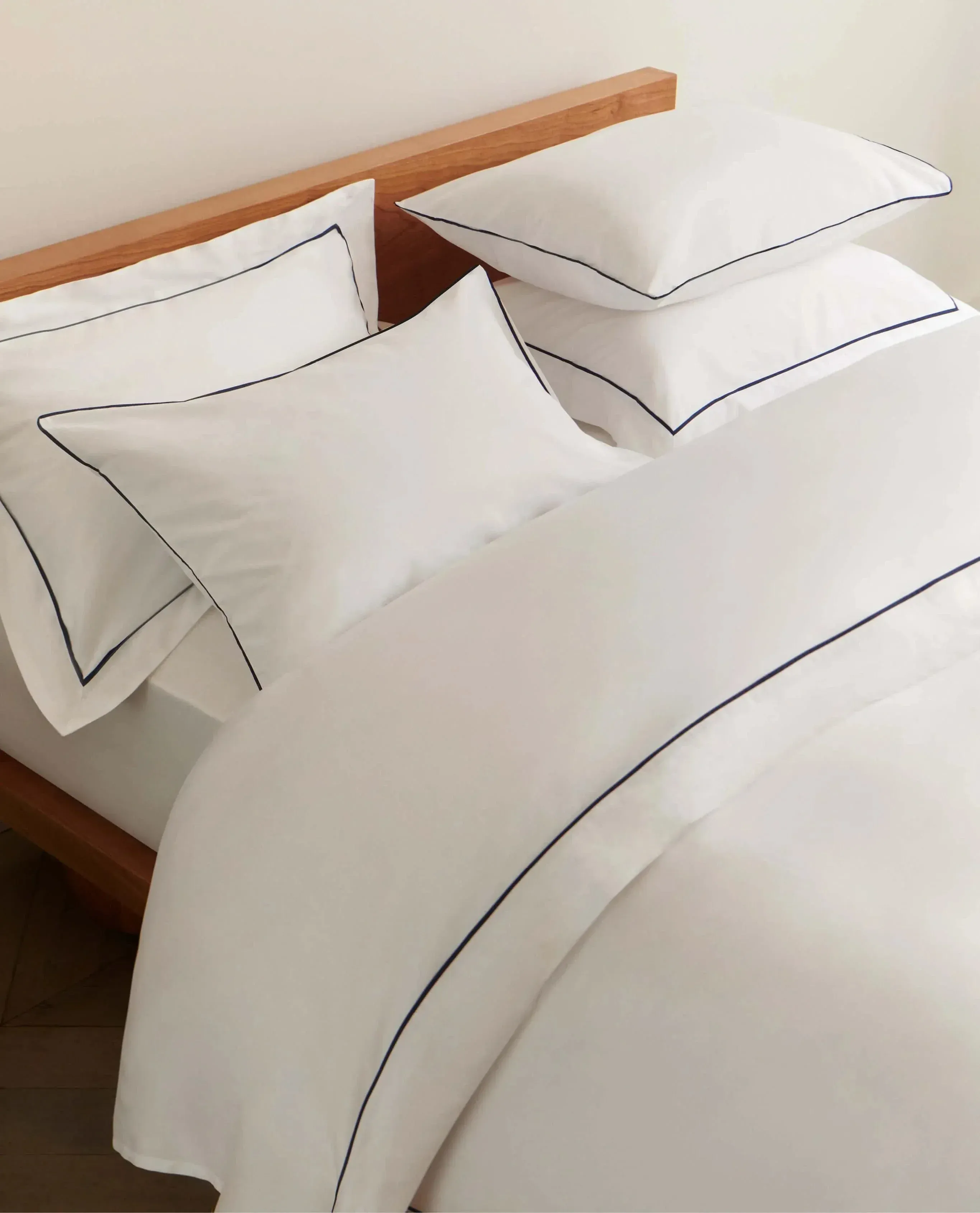 Soft & Smooth Cotton Deluxe Duvet Bundle - White Navy Piping - Full - Image 5