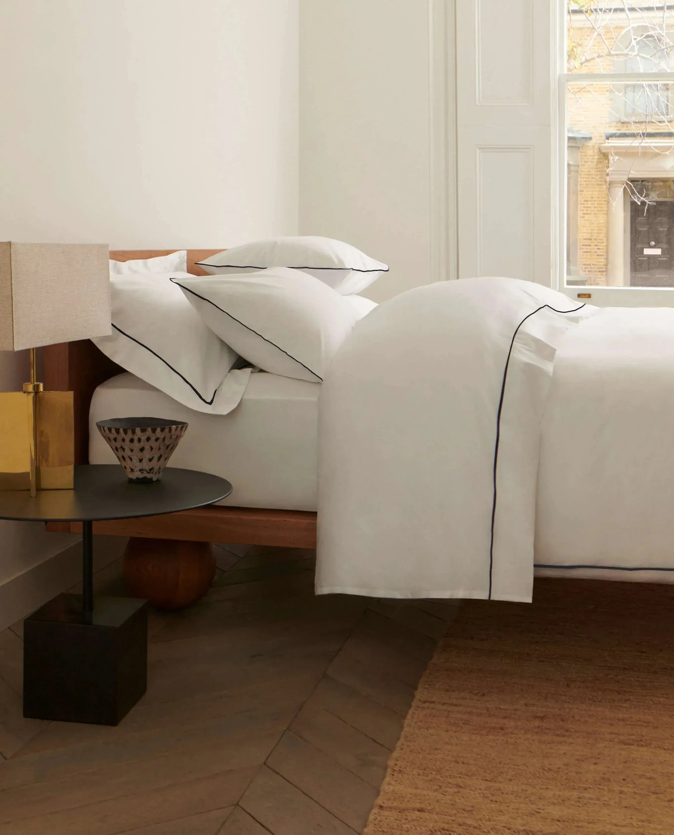 Soft & Smooth Cotton Deluxe Duvet Bundle - White Navy Piping - EU King - Image 4