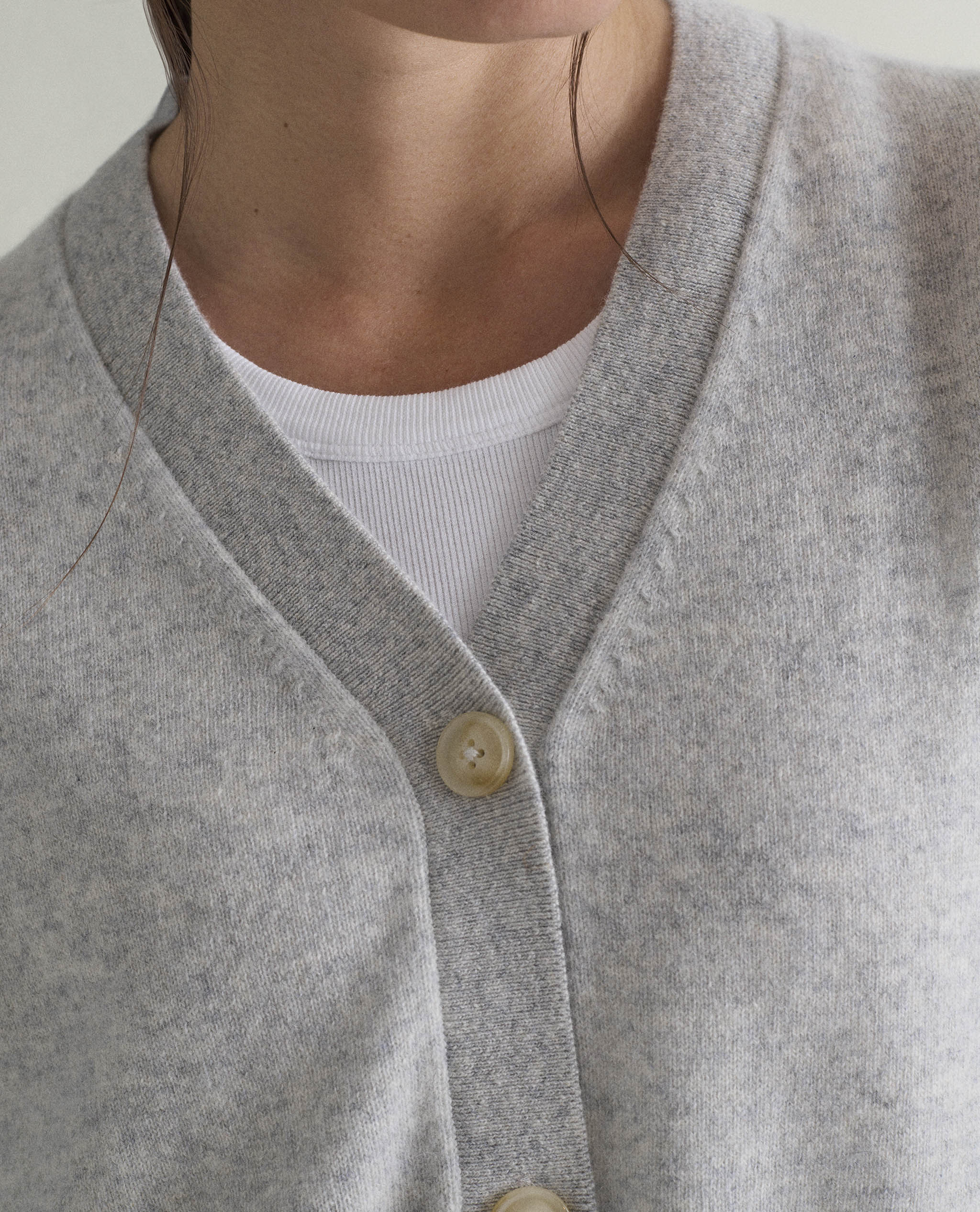 Women's Finest Cashmere Knitted V Neck Cardigan - Image 3