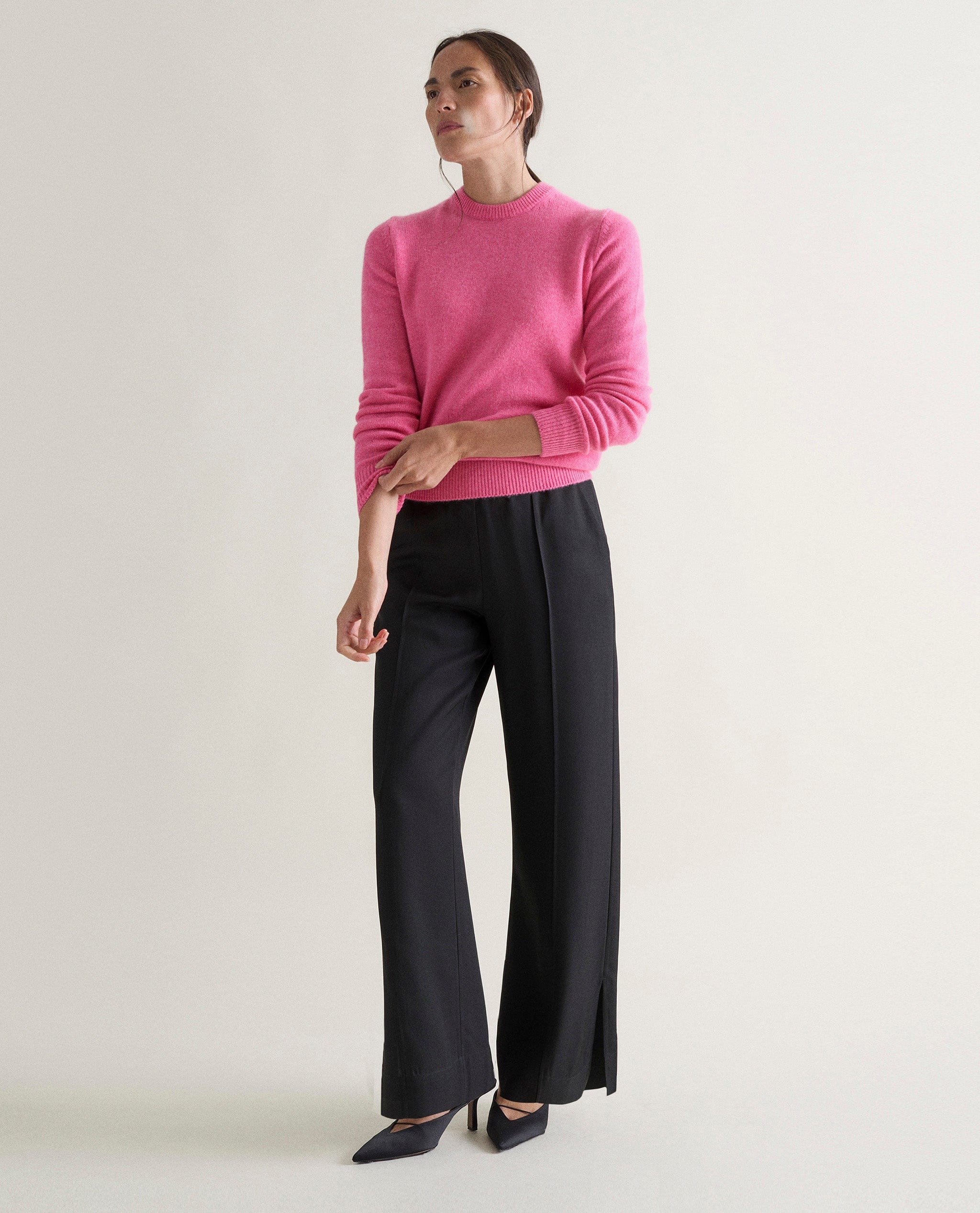 Women's Finest Cashmere Mid-Weight Crew Neck Jumper - Image 37