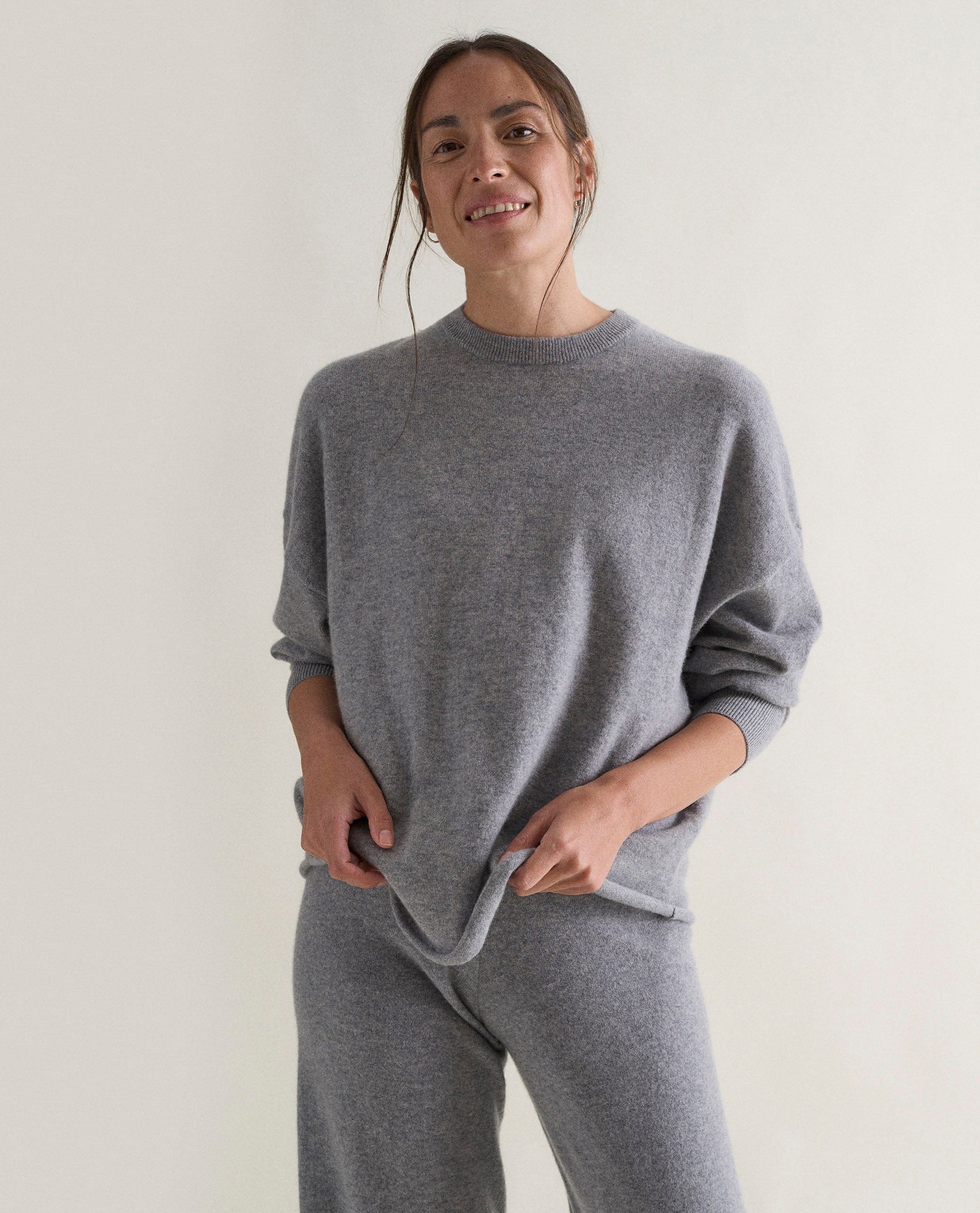 Women's Finest Cashmere Sweatshirt - Image 23