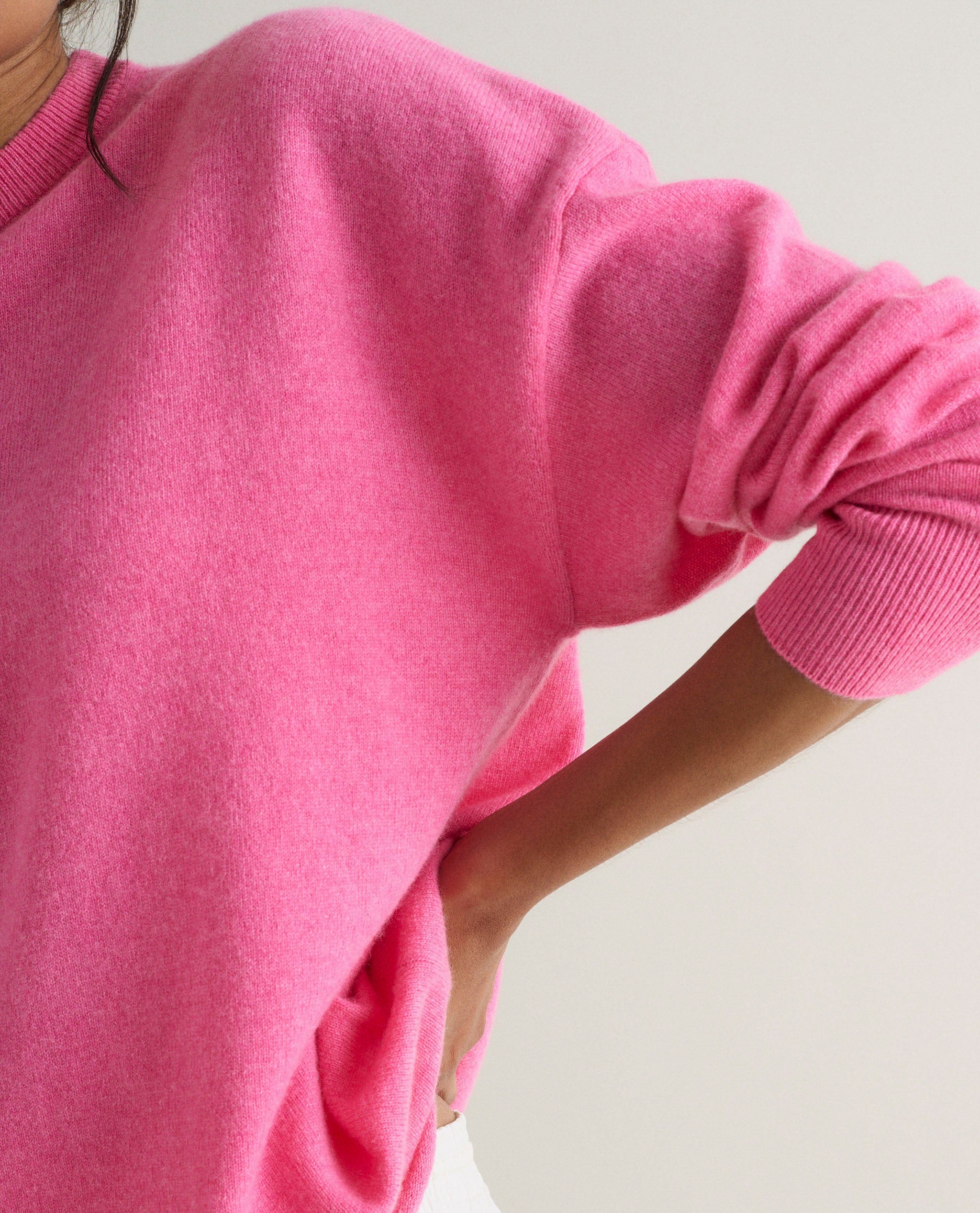 Women's Finest Cashmere Sweatshirt - Image 29