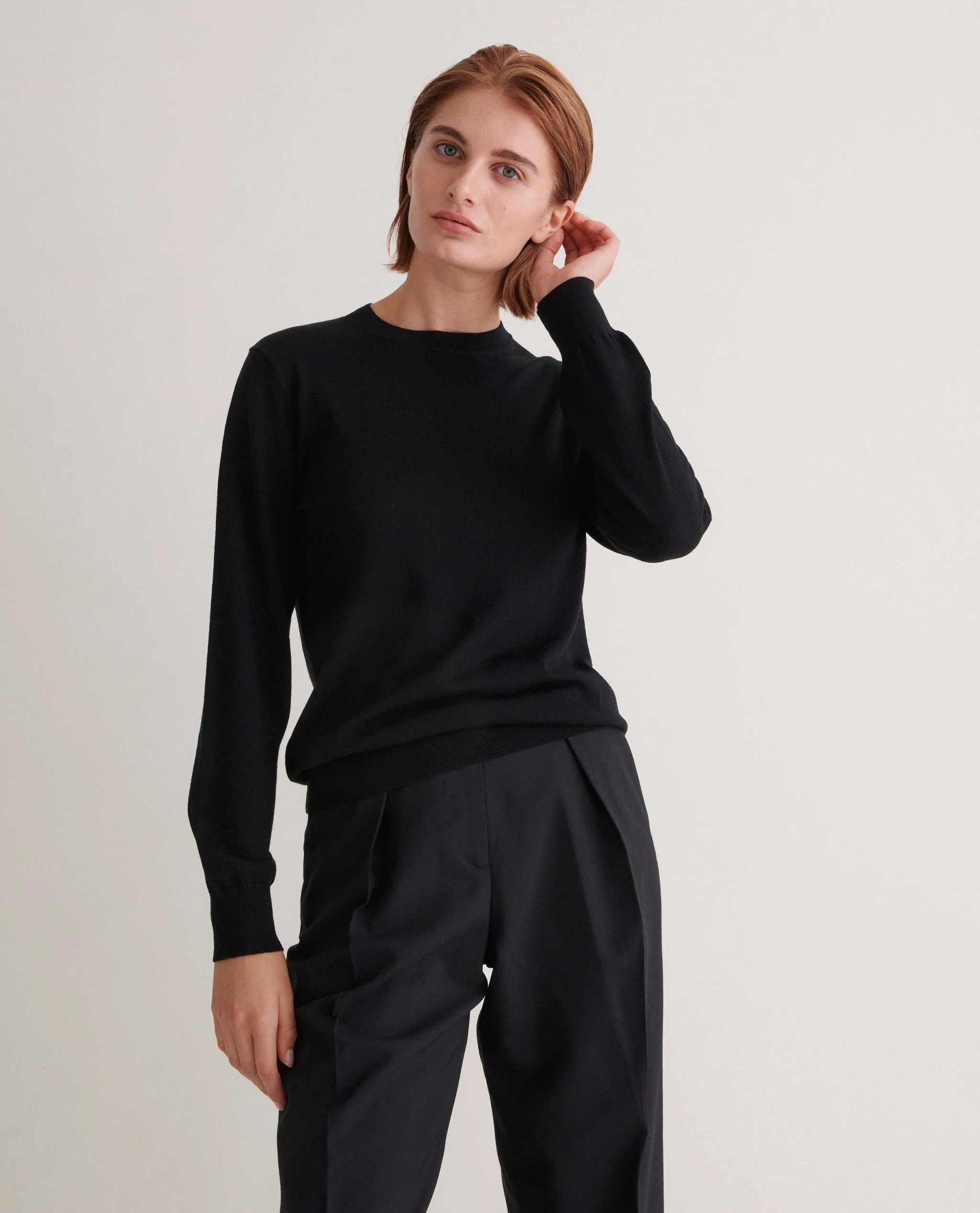 Women's Merino Classic Crew Neck Jumper - Image 9